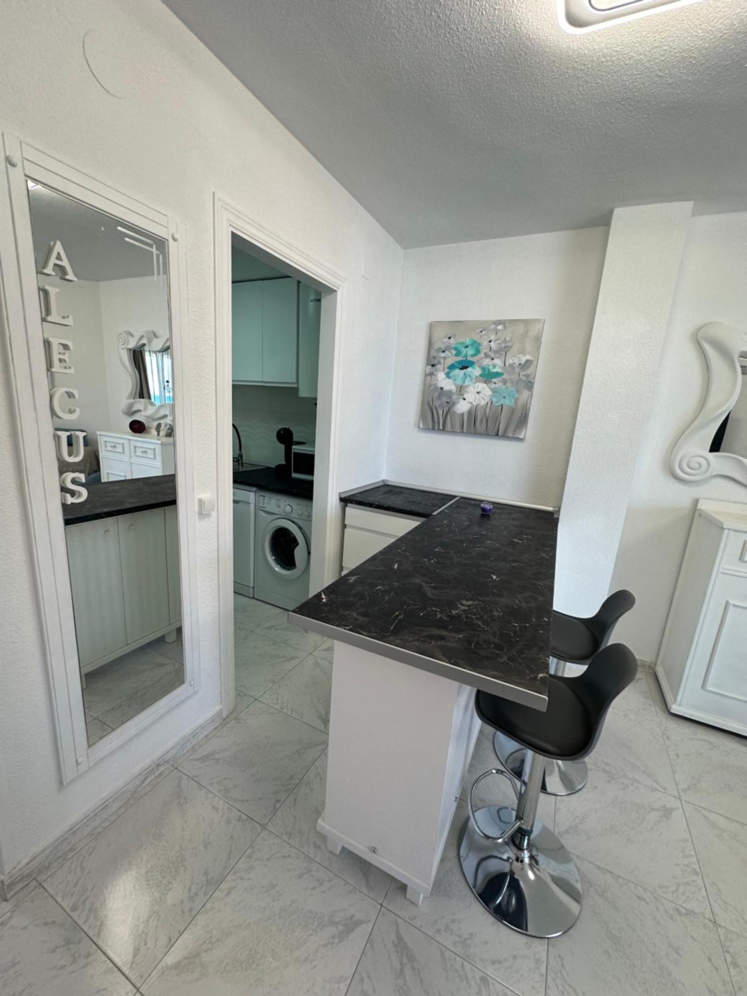 Alecus Apartment กัลเป ภายนอก รูปภาพ